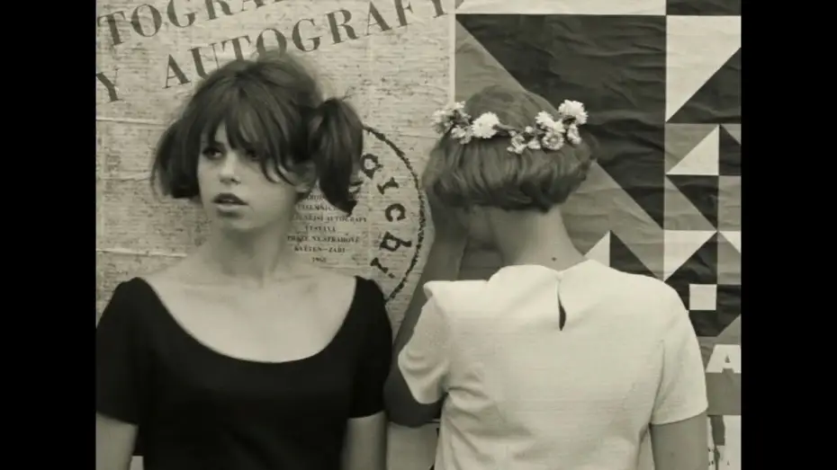 Wideo do filmu Stokrotki — Les Petites marguerites (Sedmikrásky, Věra Chytilová, 1966) | trailer | Cannes Classics 2022