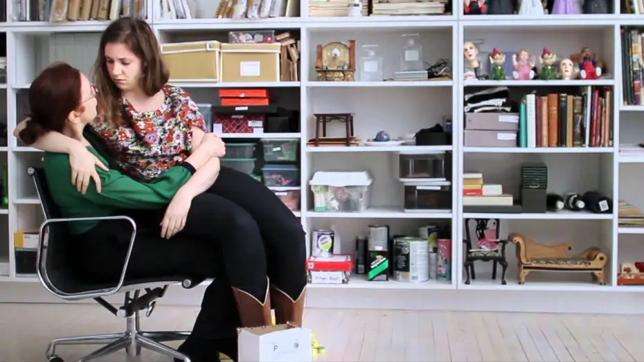 Wideo do filmu Mebelki — Three Reasons: Tiny Furniture