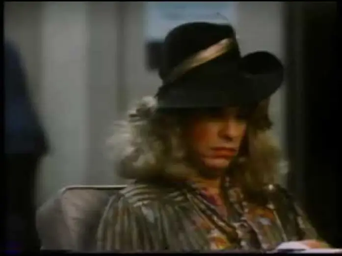 Wideo do filmu Zakochani młodzi lekarze — YOUNG DOCTORS IN LOVE (1982 Theatrical Trailer)