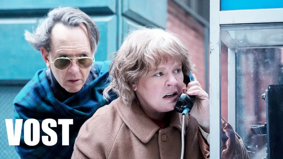 Wideo do filmu Czy mi kiedyś wybaczysz? — LES FAUSSAIRES DE MANHATTAN - Bande Annonce VOST