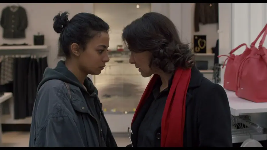 Wideo do filmu Corps étranger — CORPS ÉTRANGER de Raja Amari - bande-annonce officielle