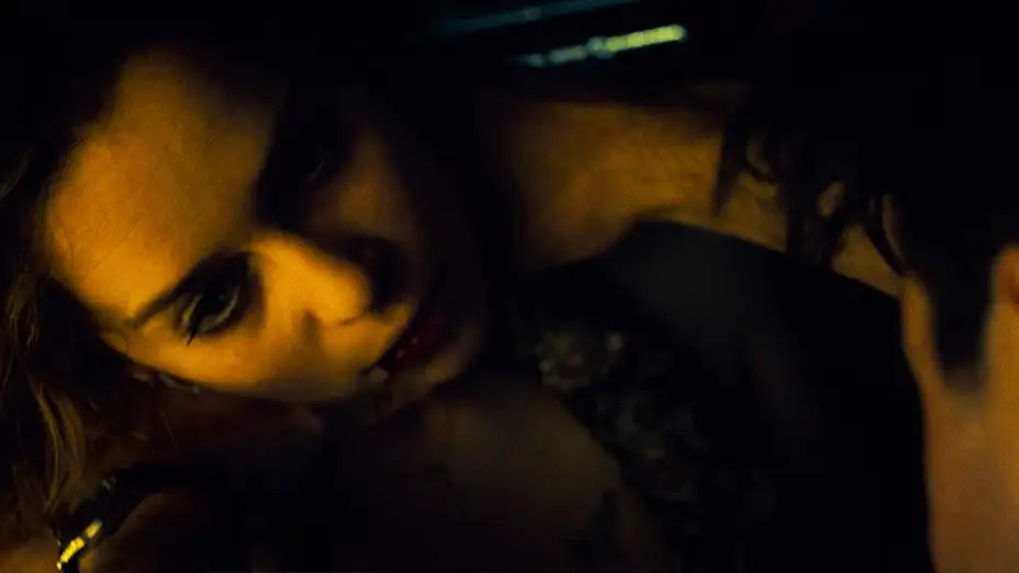 Wideo do filmu Poza podejrzeniem — Emilia Clarke Chilling Death Scene