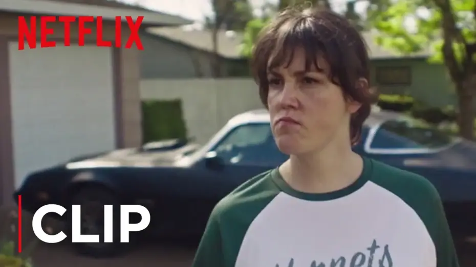 Wideo do filmu I Don't Feel at Home in This World Anymore — Clip: "Dog Poop"