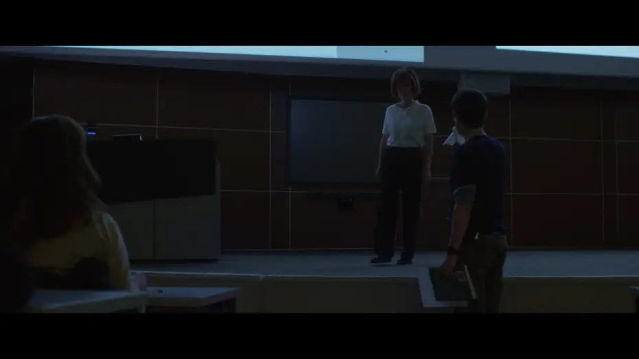 Wideo do filmu UFO — Ovni : Sur La Piste Extraterrestre - Extrait VF