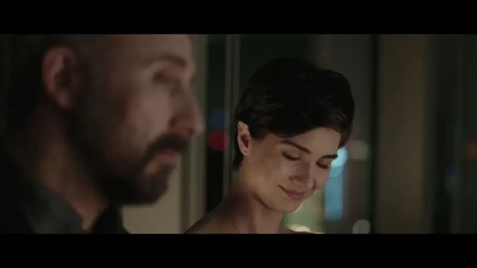 Wideo do filmu İstanbul Kırmızısı — ROSSO ISTANBUL - Clip "Lei sa molte cose di me"