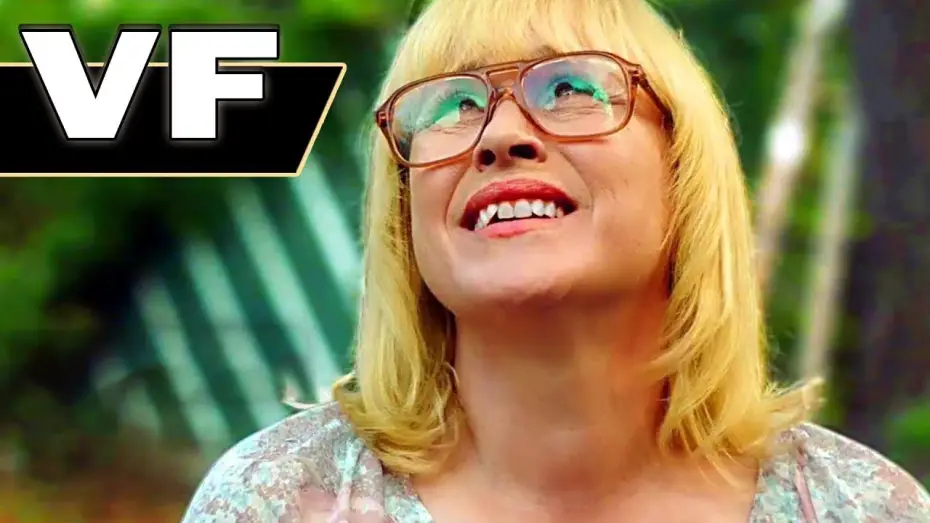 Wideo do filmu Permanent — BIGOUDIS ET PERMANANTE Bande Annonce VF (2018) Patricia Arquette, Comédie