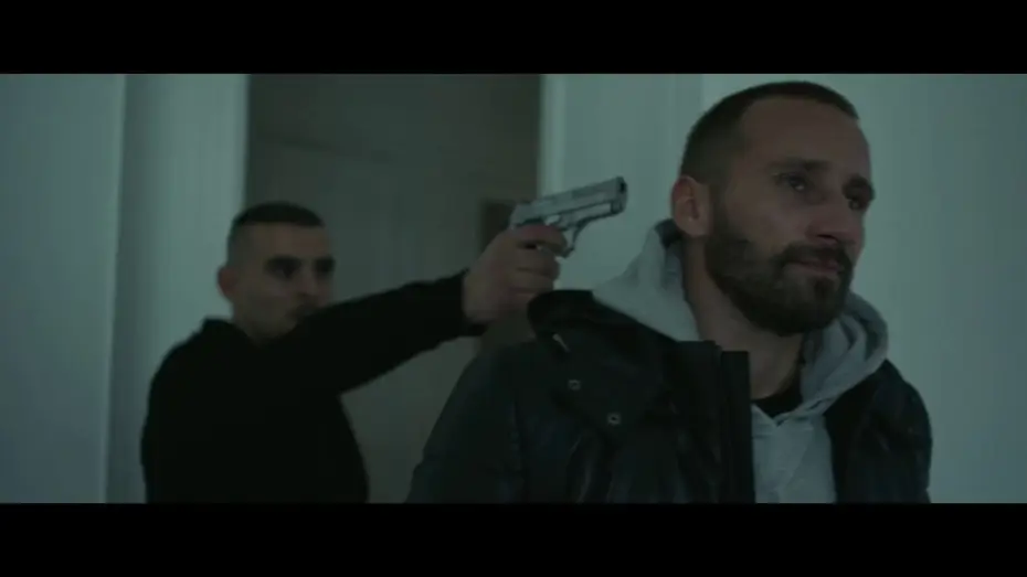 Wideo do filmu Bliscy wrogowie — FRÈRES ENNEMIS - Extrait 2