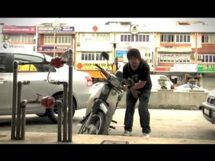 Wideo do filmu 15MALAYSIA — 15Malaysia - Potong Saga Full Version