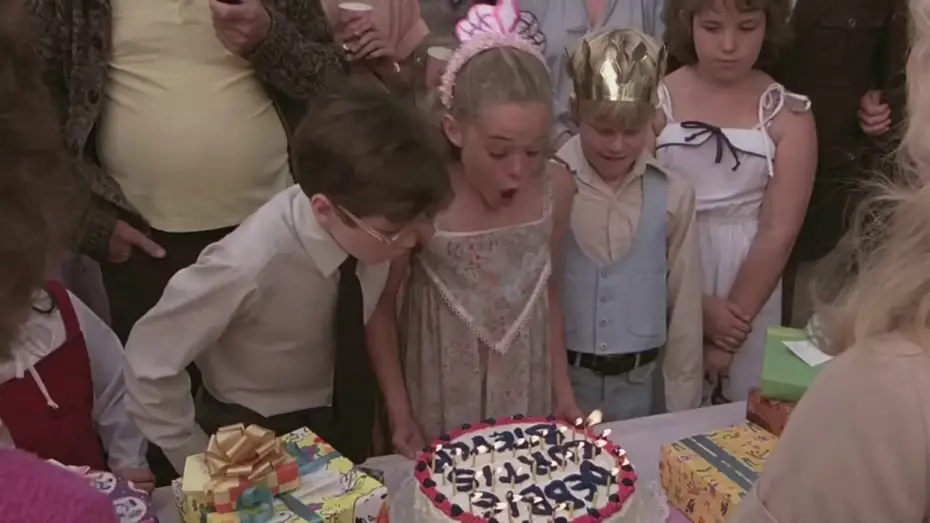 Wideo do filmu Bloody Birthday — Les tueurs de l'eclipse (1981) Bande annonce française HD