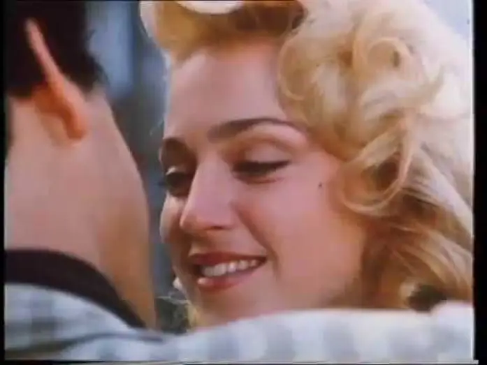 Wideo do filmu Niespodzianka z Shanghaju — Shanghai Surprise (1986) - Original Trailer