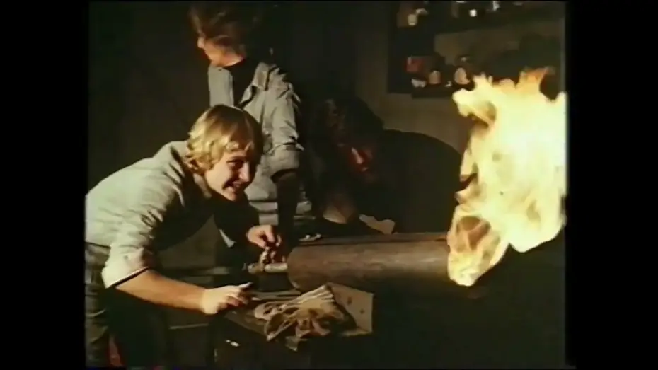 Wideo do filmu Night Crossing — Walt Disney Productions: Night Crossing - 1982 Trailer (UK/PAL Toned Version) #1982 #disney