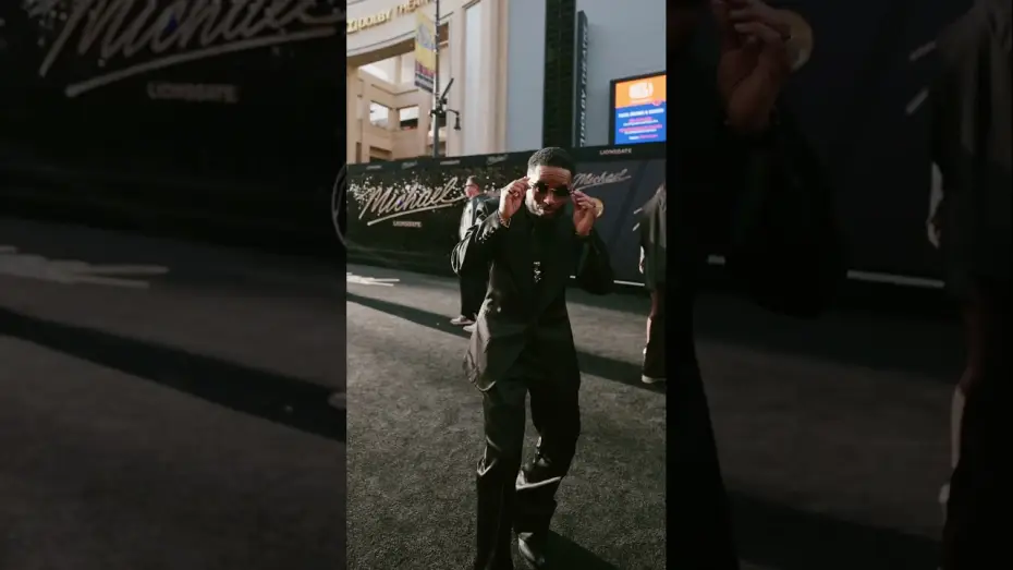 Wideo do filmu Michael — Larenz Tate at the Los Angeles premiere