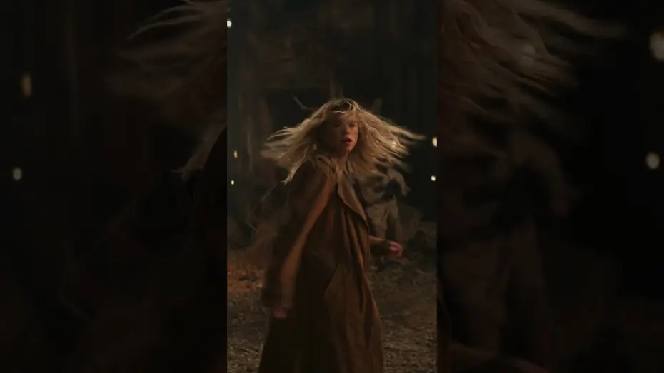 Wideo do filmu Supergirl — Talk about an entrance.