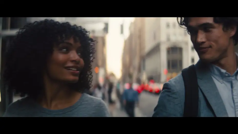Wideo do filmu Słońce też jest gwiazdą — El Sol También Es Una Estrella - Tráiler Oficial