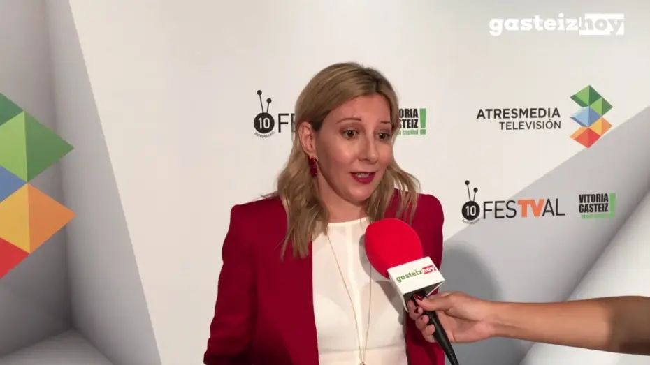 Wideo do filmu Podwójne morderstwo: cisza białego miasta — Entrevista con los actores