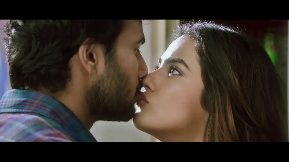 Wideo do filmu ఈ మాయ పేరేమిటో — Ee Maaya Peremito theatrical trailer - idlebrain.com