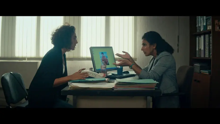 Wideo do filmu Arab Blues — Un divan à Tunis - Teaser : "lingerie" [VF]