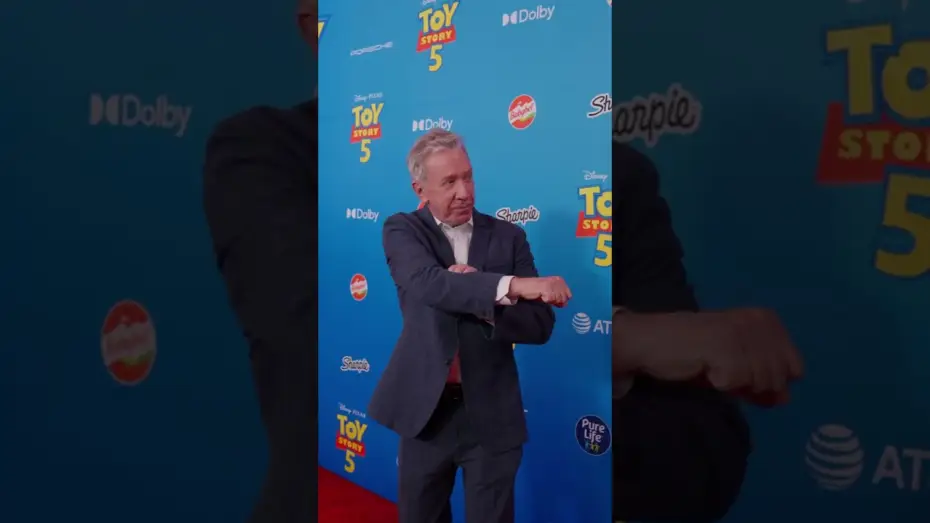 Wideo do filmu Toy Story 5 — woody and buzz reunite at the Toy Story 5 world premiere!