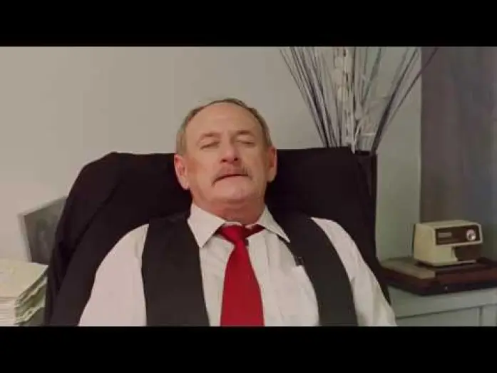 Wideo do filmu Gliniarz samuraj — Samurai Cop Official Clip - Club Up My Ass