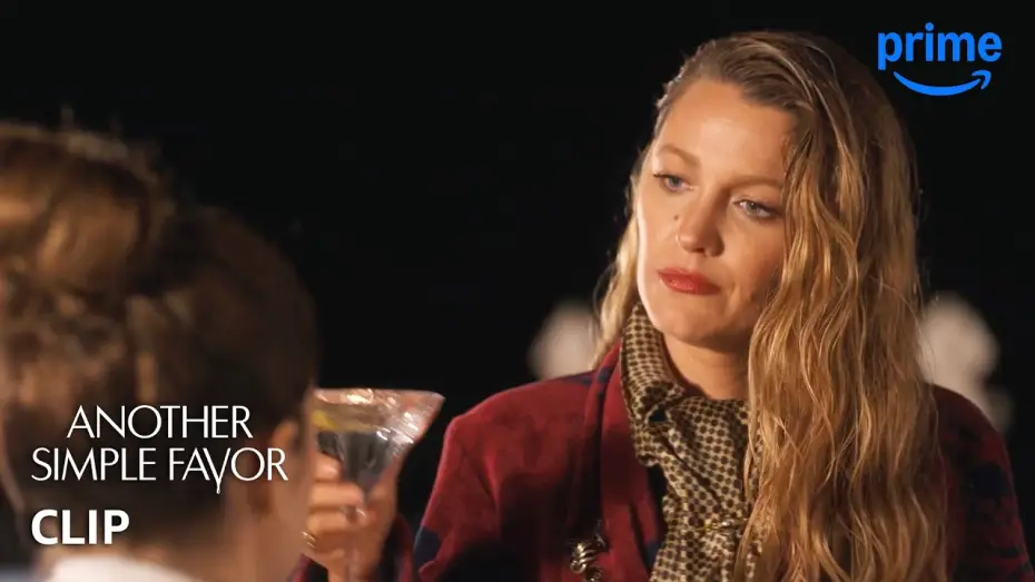 Wideo do filmu Kolejna zwyczajna przysługa — Emily Invites Stephanie to a Private Bachelorette Party
