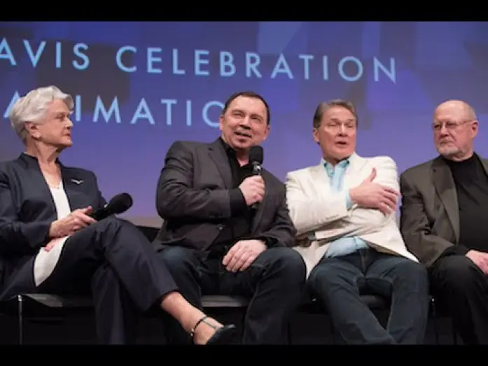 Wideo do filmu Piękna i Bestia — 25th Anniversary of Beauty and The Beast: Creating Cogsworth and Gaston