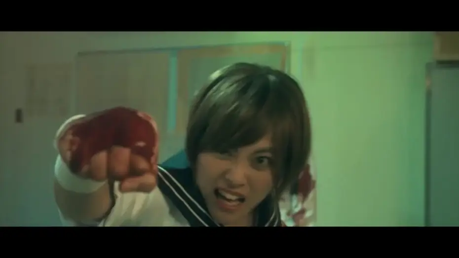 Wideo do filmu 血まみれスケバンチェーンソーRED 後編 ギーコの覚醒 — Bloody Chainsaw Girl Returns: Parts 1 & 2 theatrical trailer - Hiroki Yamaguchi-directed J-horror