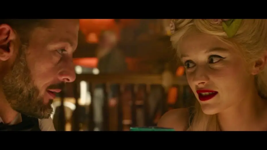 Wideo do filmu Syrena z Paryża — Une Sirène à Paris - Extrait : "talkie walkie" [VF]