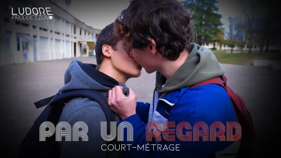 Wideo do filmu Par un regard: Chapitre 1 — PAR UN REGARD (Court-métrage contre l'homophobie)