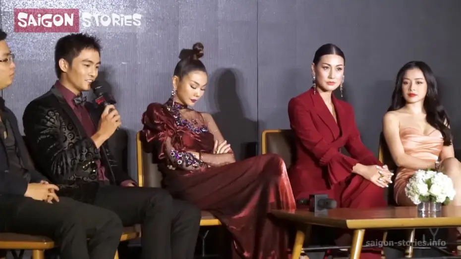 Wideo do filmu Chị Chị Em Em — Phim "Chị chị em em" của Thanh Hằng và Chi Pu sẽ là bách hợp chứ không phải ngôn tình ?