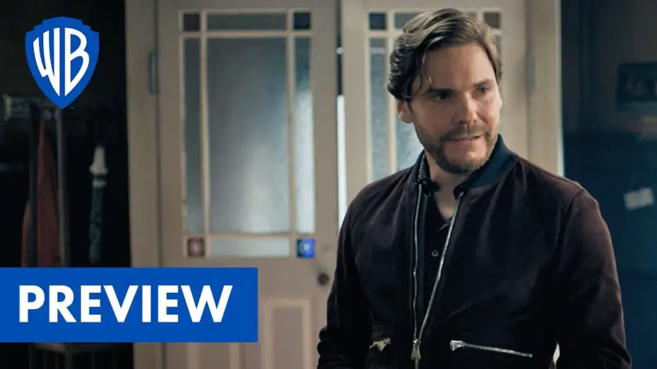 Wideo do filmu Jedenaste: znaj sąsiada swego — Nebenan | Preview: Die ersten 8 Minuten | Deutsch HD