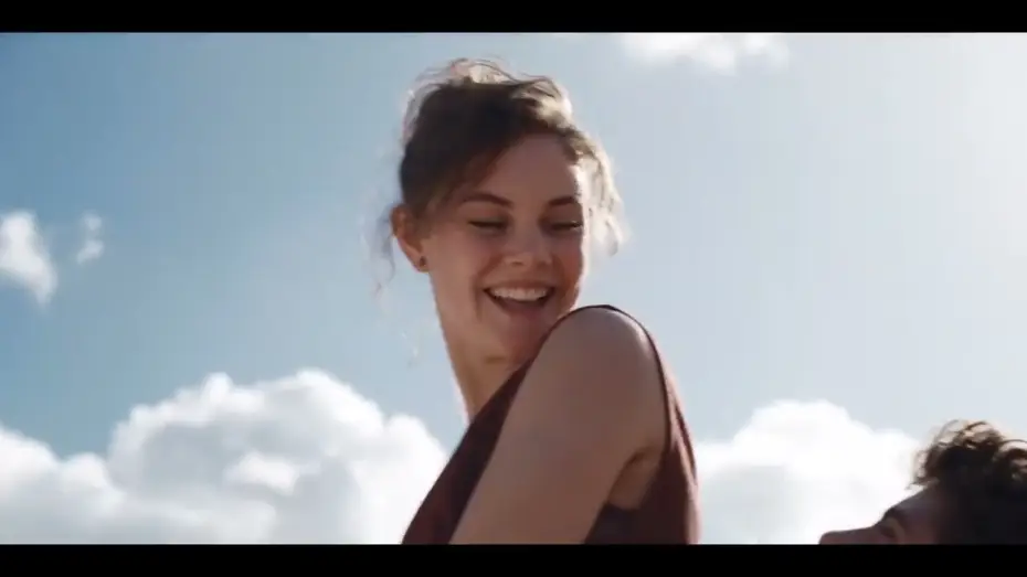 Wideo do filmu Pochwyceni przez Fale — En la misma ola   2021   Tráiler Español