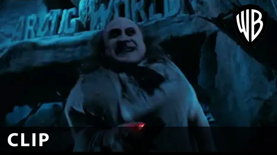 Wideo do filmu Powrót Batmana — Batman Defeats The Penguin