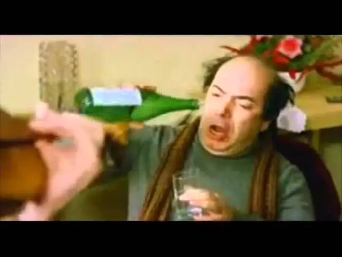 Wideo do filmu La moglie in vacanza... l'amante in città — La moglie in vacanza... l'amante in città (PELLICCIA)
