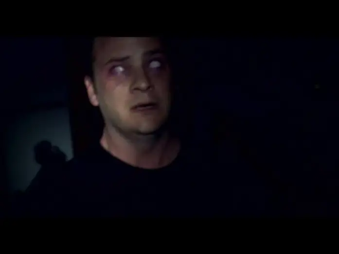 Wideo do filmu Demony — Devil Inside : extrait « Possessed Priest » VOST