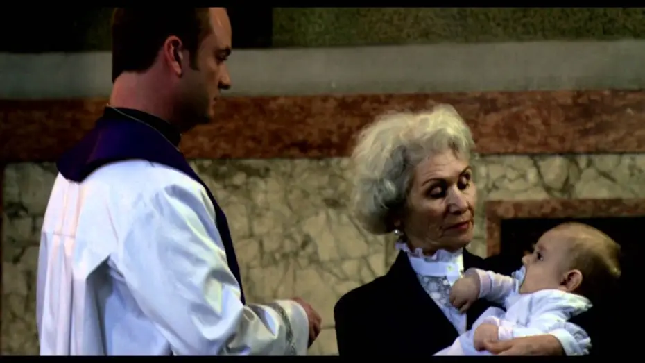 Wideo do filmu Demony — Devil Inside : clip "Baptême" VOST