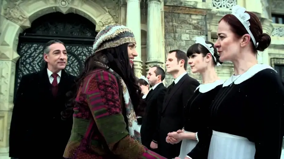 Wideo do filmu Bajkowe Boże Narodzenie — Christmas at Castlebury Hall [Original Trailer, HD]