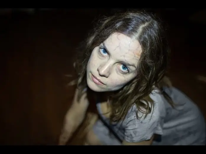 Wideo do filmu Diabelskie nasienie — The Baby - Bande Annonce VF