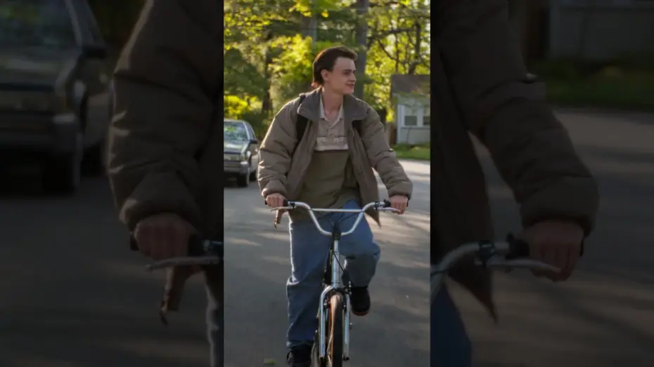 Wideo do filmu Y2K — The chances of getting absolutely humbled by a kid are low, but they're never zero.