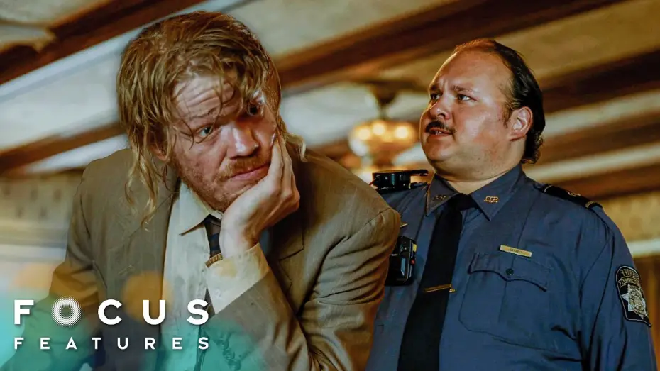 Wideo do filmu Bugonia — A Police Officer Makes an Unexpected Visit to Teddy’s Place