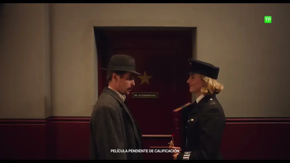 Wideo do filmu Patrz jak kręcą — Escena: 'Seguro que lo conoce'