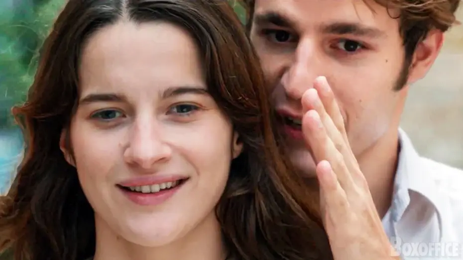 Wideo do filmu Une jeune fille qui va bien — UNE JEUNE FILLE QUI VA BIEN Bande Annonce VF (2022)