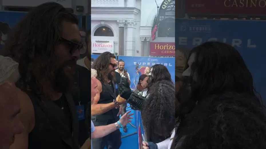 Wideo do filmu Supergirl — Seeing double? 🤝 Jason Momoa meets a Lobo look-alike in London for SUPERGIRL.