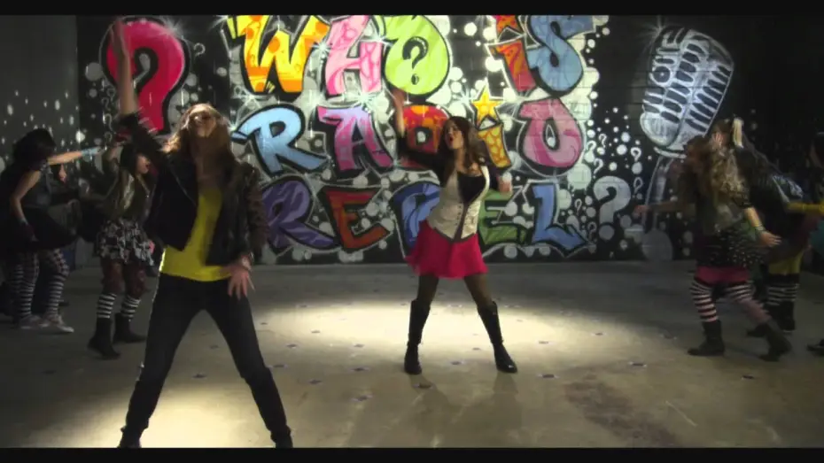 Wideo do filmu Bunt FM — Radio Rebel: "We Got The Beat" OFFICIAL MUSIC VIDEO
