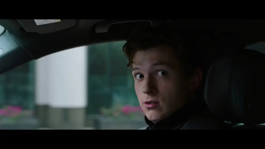 Wideo do filmu Spider-Man: Daleko od domu — Peter Has To Buckle Up