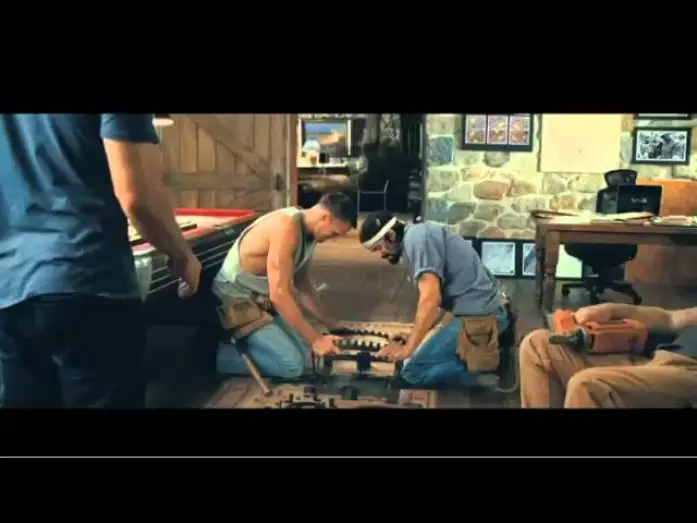 Wideo do filmu Nędzne psy — PERROS DE PAJA (STRAW DOGS) - Tráiler oficial en ESPAÑOL | Sony Pictures España