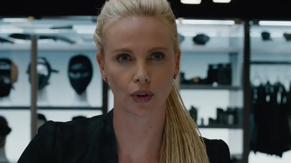 Wideo do filmu Szybcy i wściekli 8 — FAST & FURIOUS 8 - Featurette "Charlize Theron è Cipher" (sottotitoli in italiano)