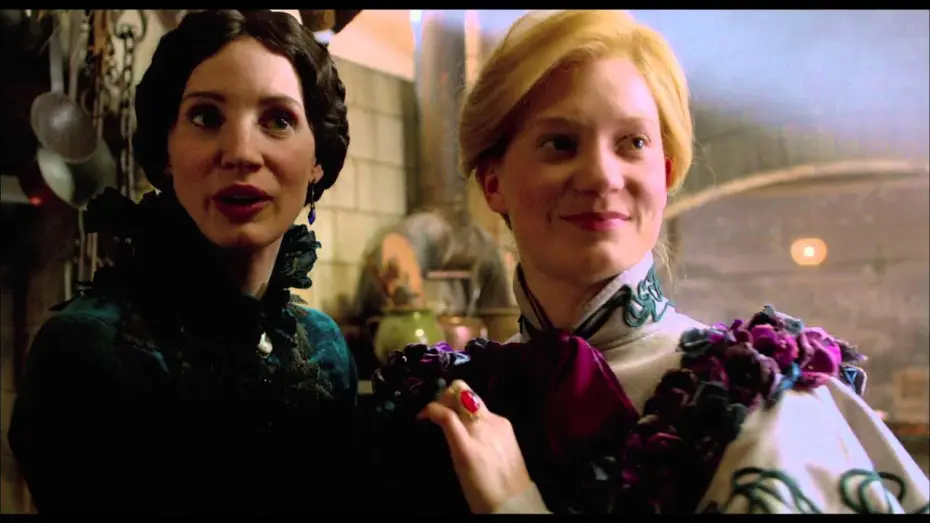 Wideo do filmu Crimson Peak. Wzgórze krwi — Edith Asks Lucille For Keys