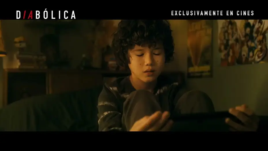 Wideo do filmu Ona słucha — Quiero ayudarte