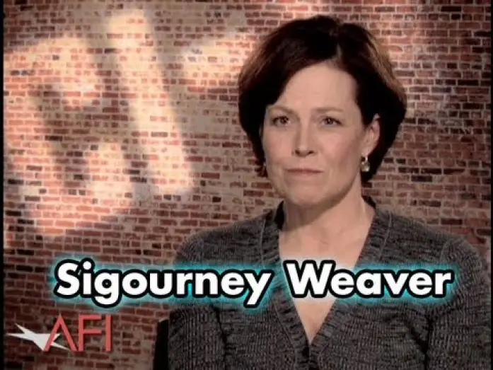 Wideo do filmu Inwazja porywaczy ciał — Sigourney Weaver On INVASION OF THE BODY SNATCHERS