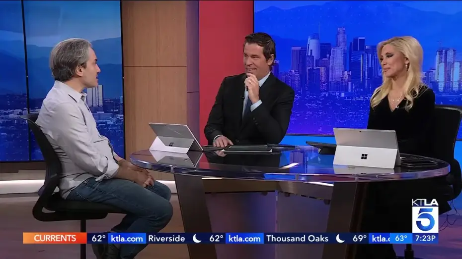 Wideo do filmu Secret Mall Apartment — KTLA 5 (Los Angeles, CA) - SECRET MALL APARTMENT